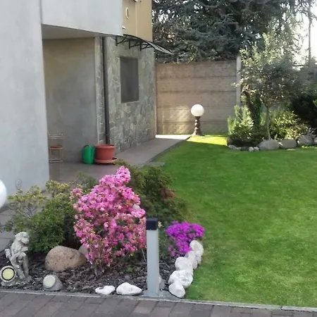 Con Giardino Apartman *
